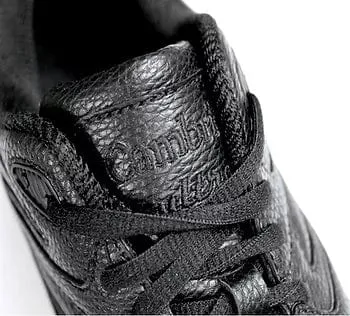 Cambrian Women's Ultra Leather Walking Shoes- Black