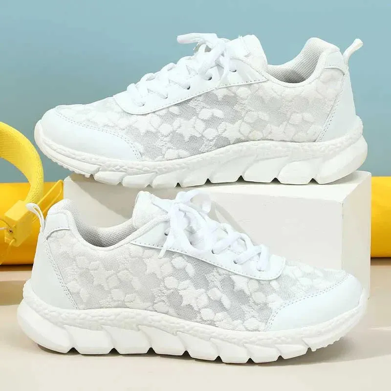 Comfortable orthopedic mesh sneakers