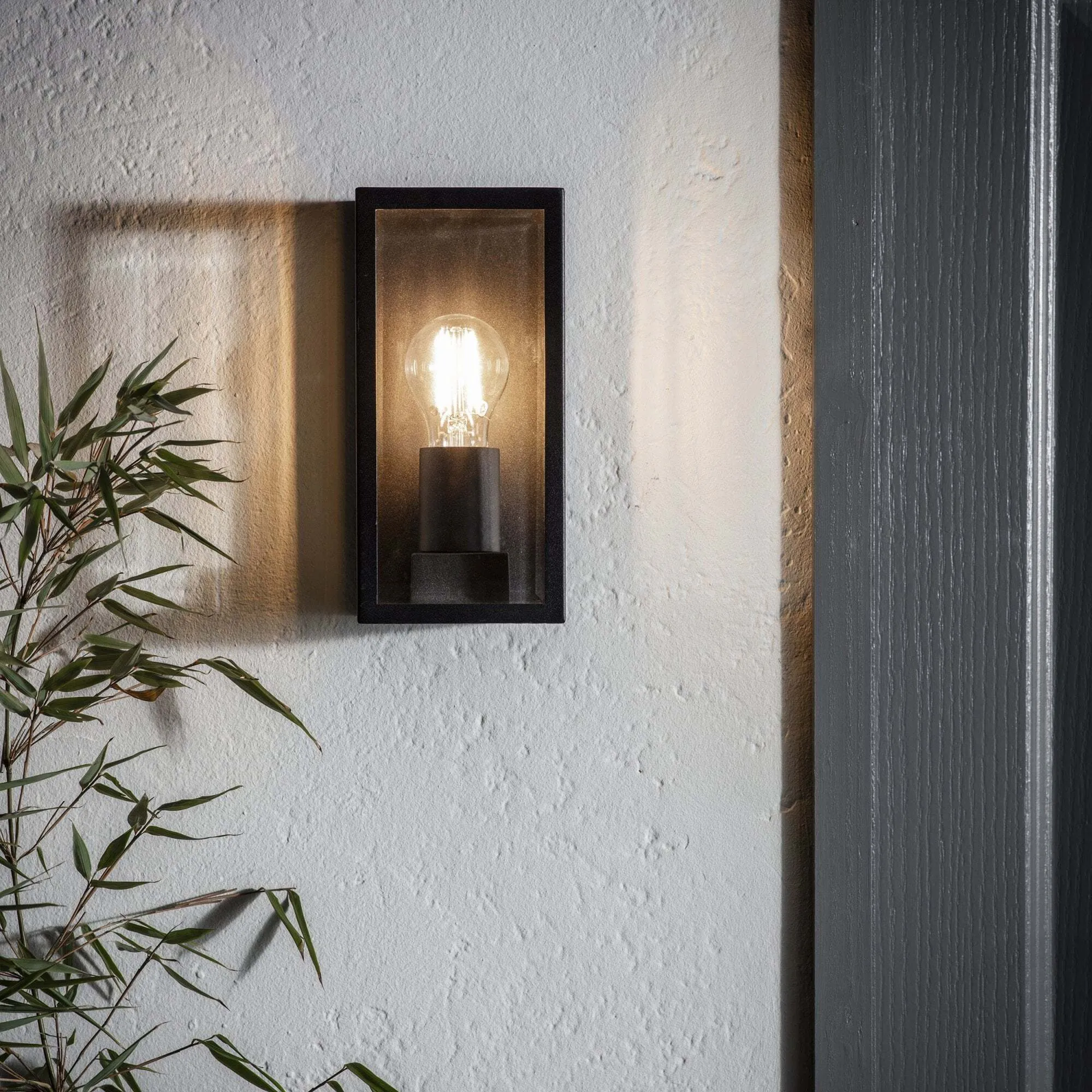 Endon 80600 Oxford 1 Light Outdoor Wall Light Black Clear